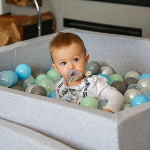 KiddyMoon Piscine À Balles Grande Carré pour Bébé, Fabriqué en UE, gris clair:perle-gris-transparent-babyblue-menthe, 120x30cm/600 balles