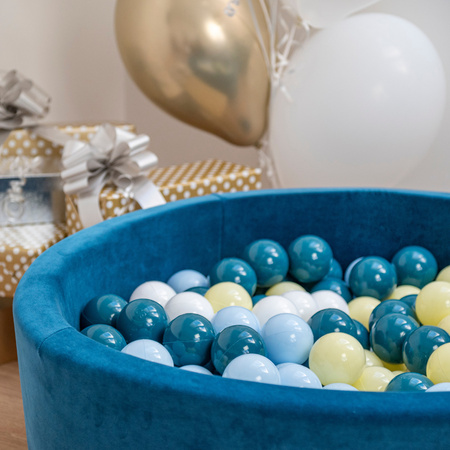 KiddyMoon Balles Colorées Plastique ∅7cm pour Piscine Enfant Bébé Fabriqué en EU,  turquoise foncé/bleu pastel/jaune pastel/blanc, 100 Balles/7cm