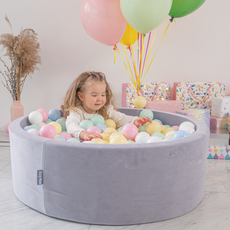 KiddyMoon Velours Piscine à Balles 7Cm pour Bébé Rond Fabriqué en EU, Gris De Montagnes:  Blanc/ Gris/ Rose Poudré