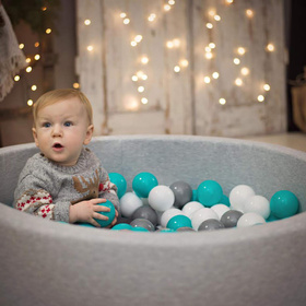 KiddyMoon Piscine à Balles ∅ 7Cm pour Bébé Quart Angulaire Fabriqué En UE, gris clair:blanc/gris/turquoise clair, 90x30cm/200 balles