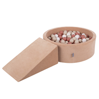 KiddyMoon Aire Velvet De Jeux en Mousse avec Rond Piscine à Balles pour Enfants, rose des sables: beige pastel/saumon/blanc, Piscine (100 Balles)+ Pente