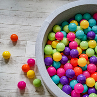 KiddyMoon Piscine À Balles Grande Rond pour Bébé, Fabriqué en UE, gris cl:vert cl-jaune-turq-orang-rose foncé-violet, 120x30cm/200 balles